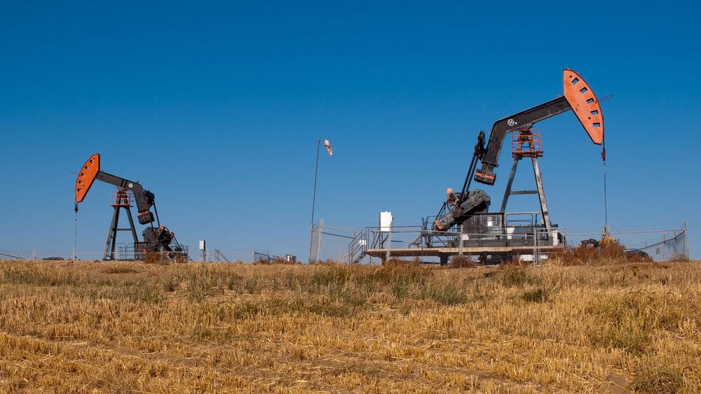 Canadian Dollar keeps higher as Oil prices grow higher in the market.