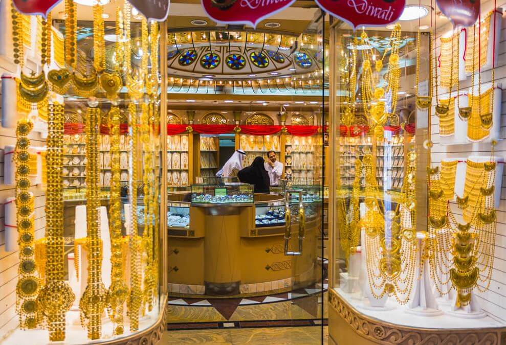 Gold continued to advance throughout the day due to heightened risk aversion among market participants. Gold continued to advance throughout the day due to heightened risk aversion among market participants.
