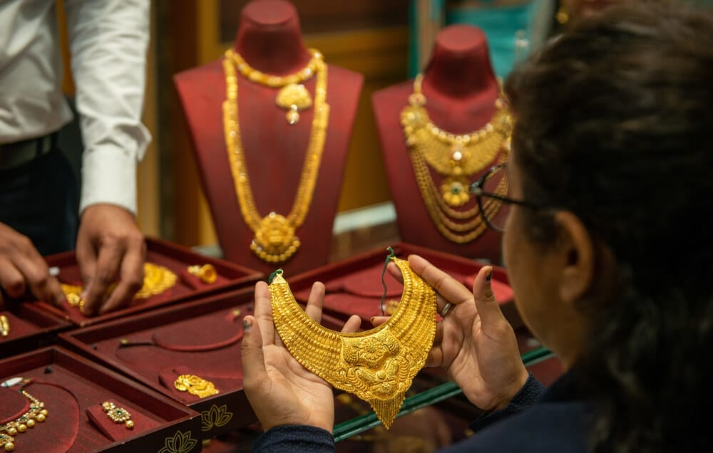Gold prices are rising due to expectations of a dovish stance from the Federal Reserve regarding monetary policies Gold prices are rising due to expectations of a dovish stance from the Federal Reserve regarding monetary policies