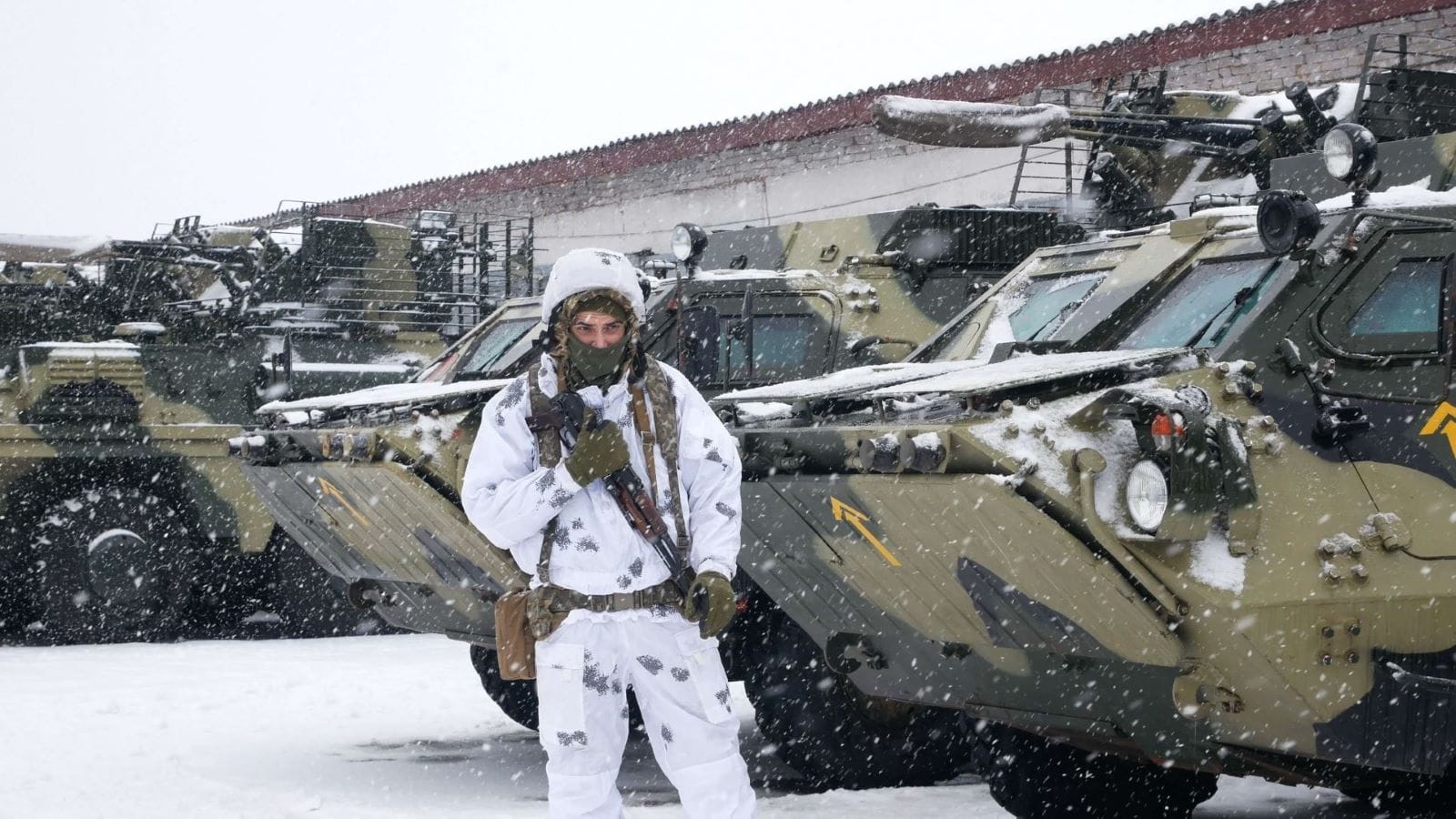 IMPACT OF THE RUSSIA UKRAINE WAR ON GOLD AND CRUDE OIL 2 IMPACT OF THE RUSSIA UKRAINE WAR ON GOLD AND CRUDE OIL 2
