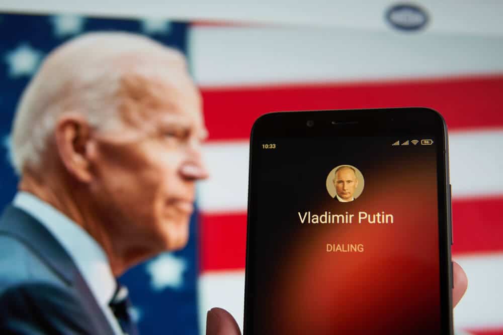 Presidents of US and Russia discussion on Ukraine mattters Presidents of US and Russia discussion on Ukraine mattters