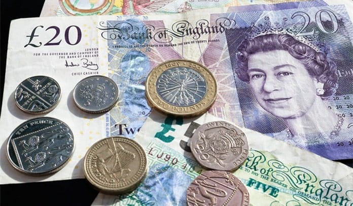 British currency notes Queen Elizabeth on British currency notes